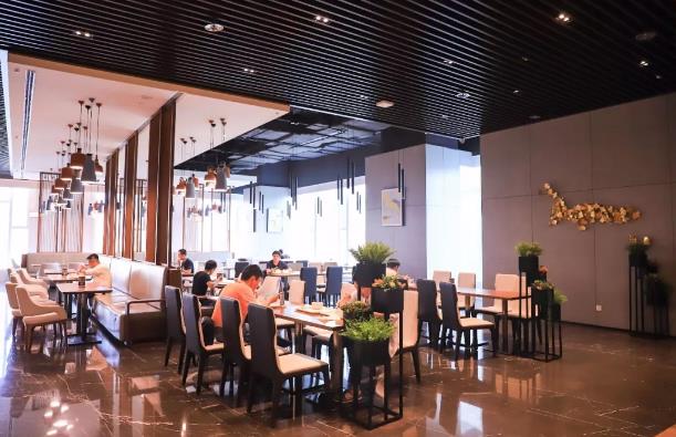 企業(yè)食堂承包與私人承包的差別這么大？